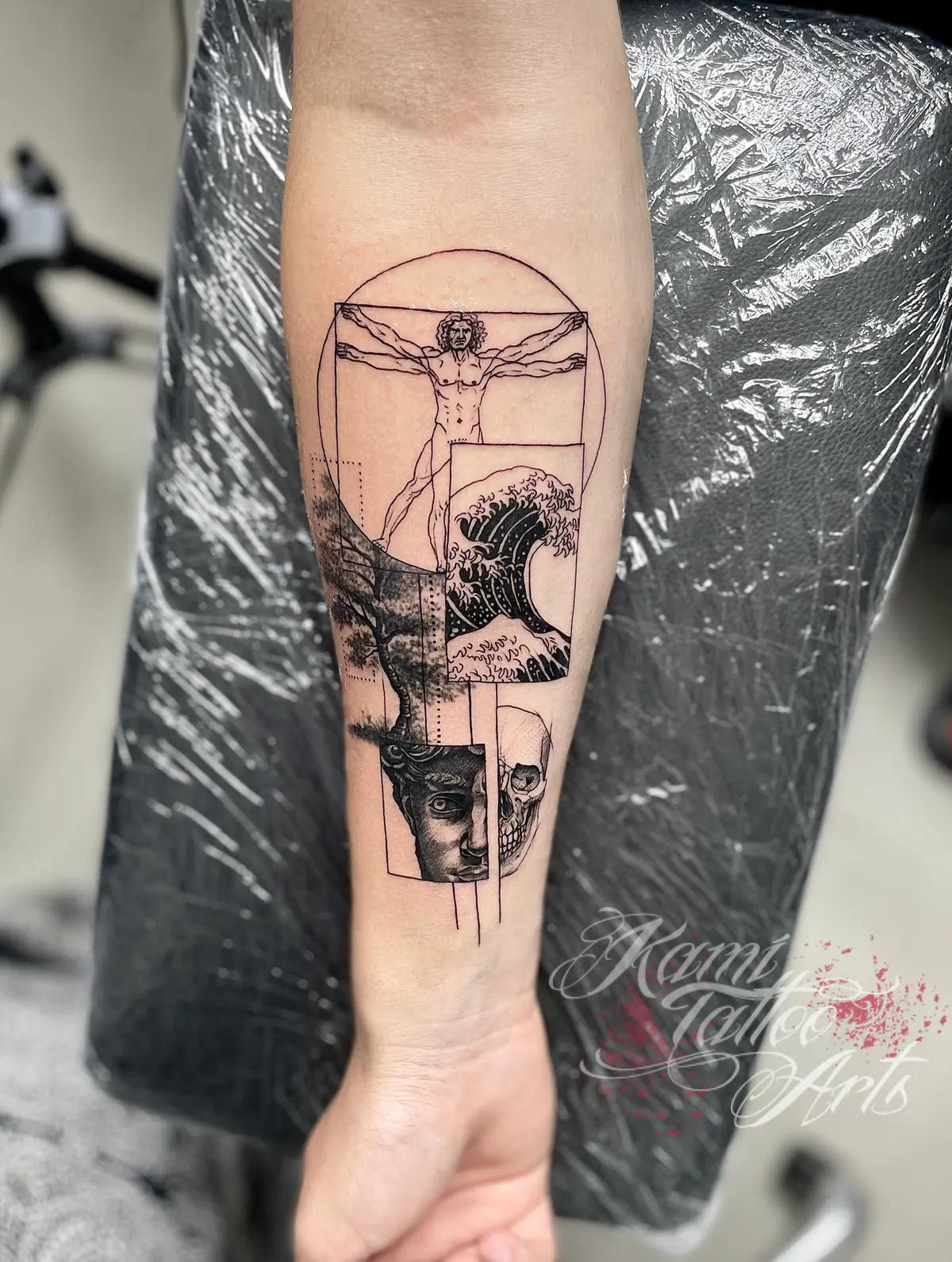 Fineline Blackwork Tattoo Greywash Wave Davinci