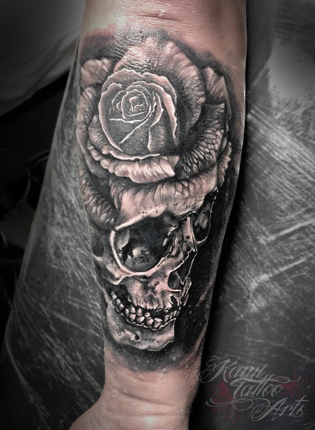 Realism Skull Rose Greywash Horror Tattoo